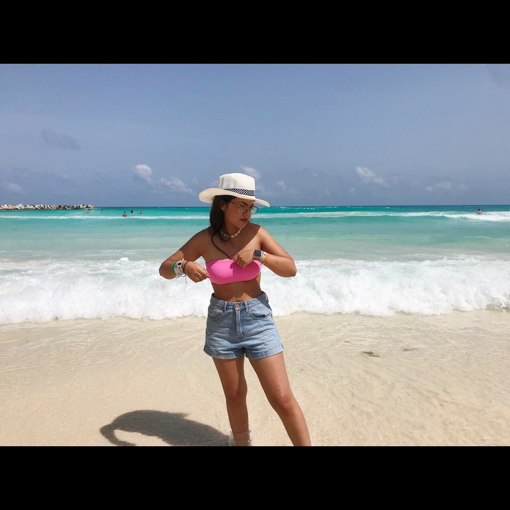 Meet your Posher, Dariela